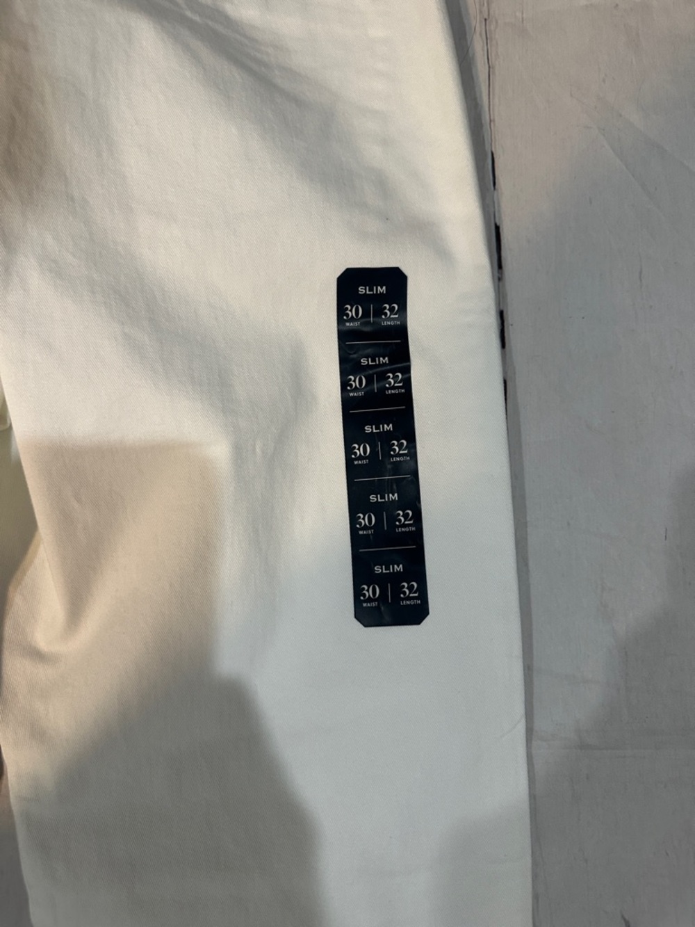 J. Crew Factory
White slim Chino Pants 30 x 32
NWT - Picture 6 of 8